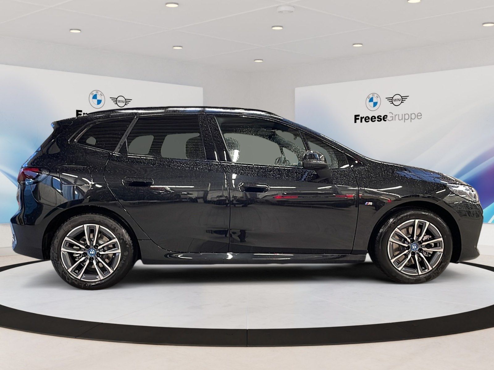 BMW 223 Active Tourer - Bild 7