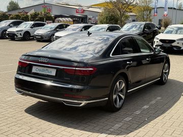 Audi A8 - 7
