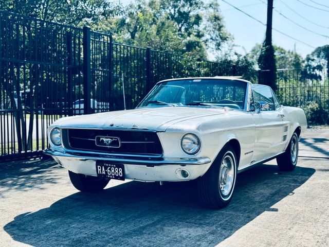 Ford Mustang 1967 Scheunenfund C-Code V8