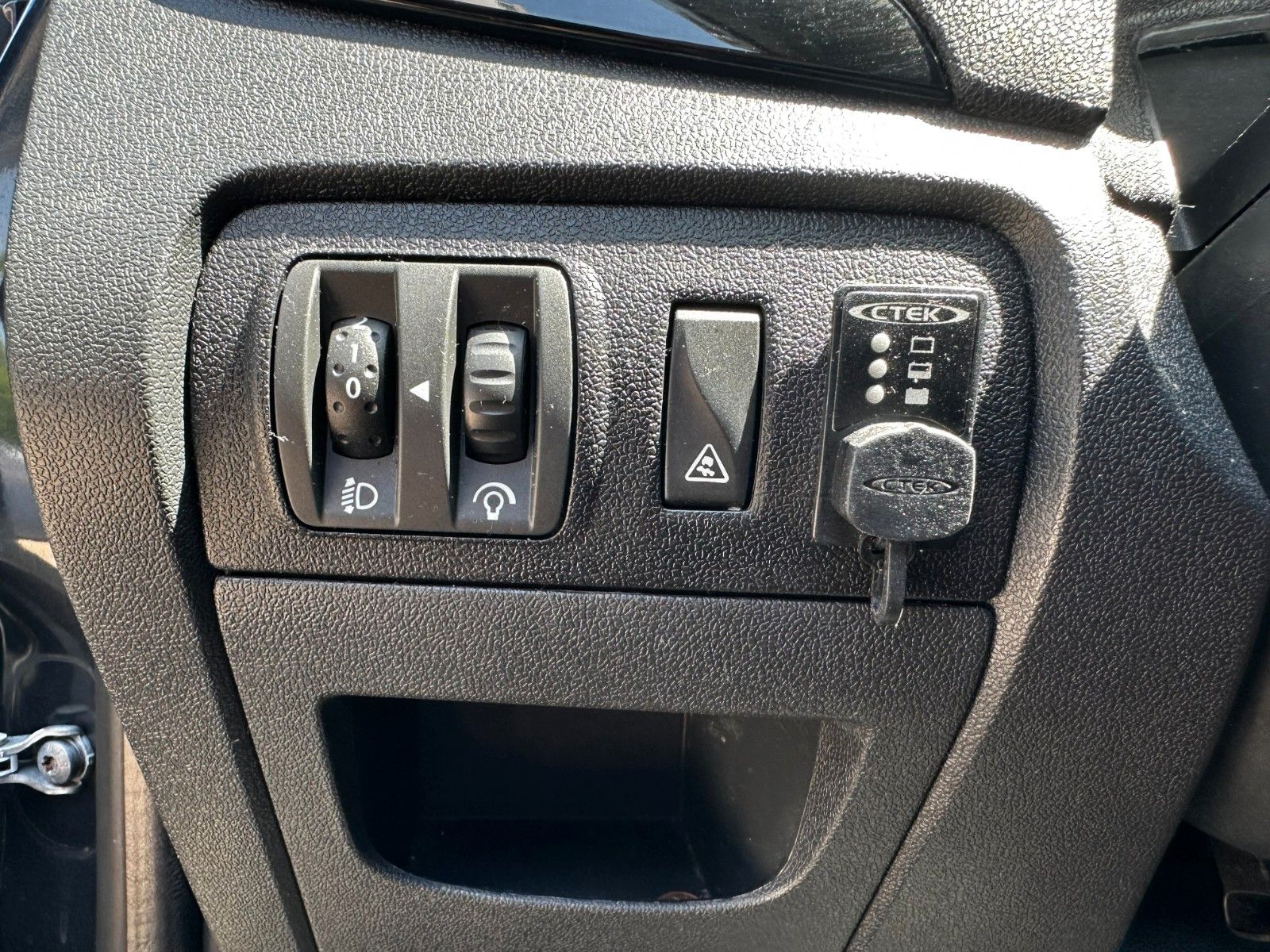 Fahrzeugabbildung Renault Scenic III BOSE / Teilleder / Klimaaut./ Navi.