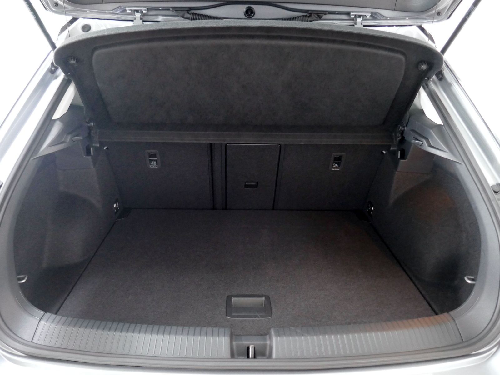 Fahrzeugabbildung Volkswagen T-Roc Style 1.5 TSI DSG | LED AHK PDC ACC