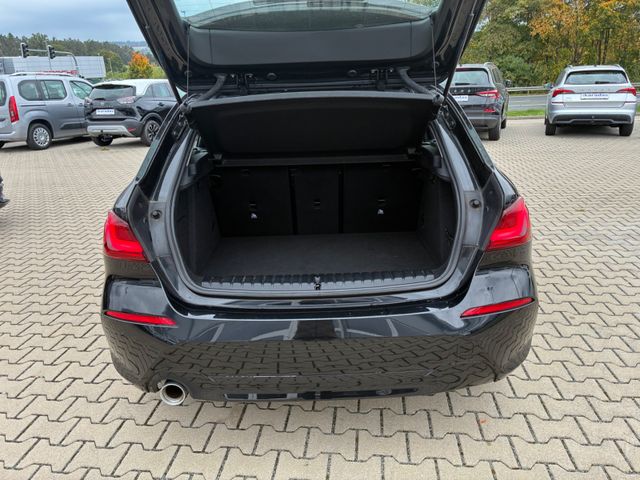Fahrzeugabbildung BMW 118 i Advantage >AUT/LED/PDC/SHZ<