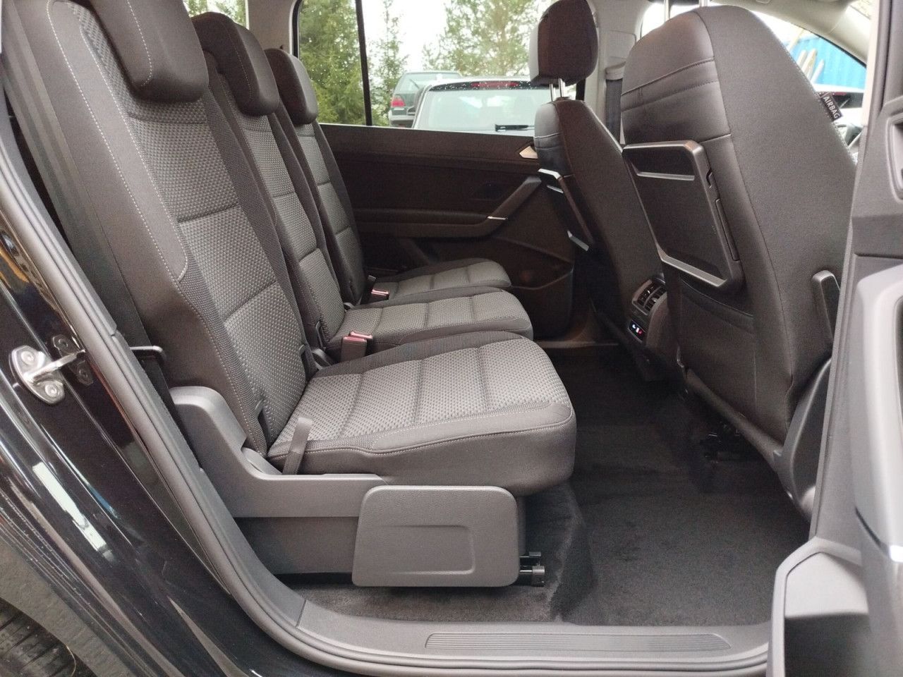 Fahrzeugabbildung Volkswagen Touran Comfortline 1.5 TSI DSG, AHK, Easy Open