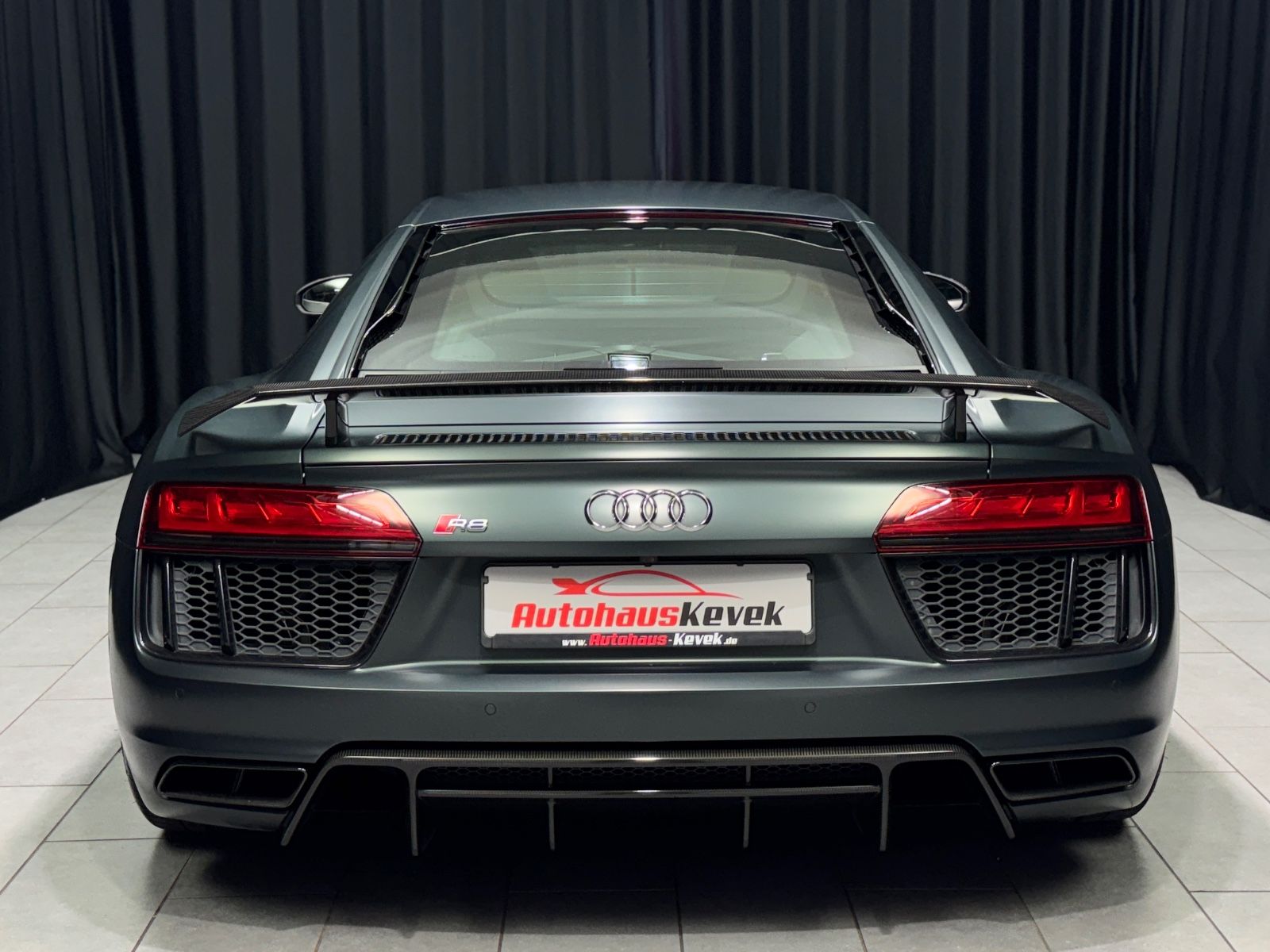 Fahrzeugabbildung Audi R8 Coupe 5.2 FSI V10 plus|CARBON|VOLL