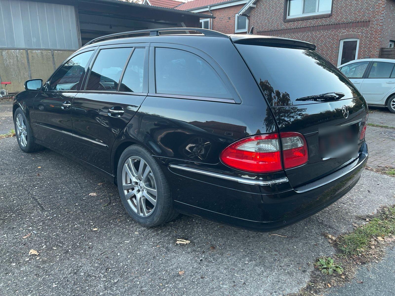 Mercedes-Benz E320 2006 — photo 15