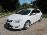 Opel Astra J Lim. 5-trg. Design Edition Klima HU NEU - Opel Astra Gebrauchtwagen in Kiel