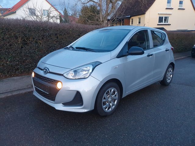 Hyundai i10 Classic  /  TÜV AU & Service Neu