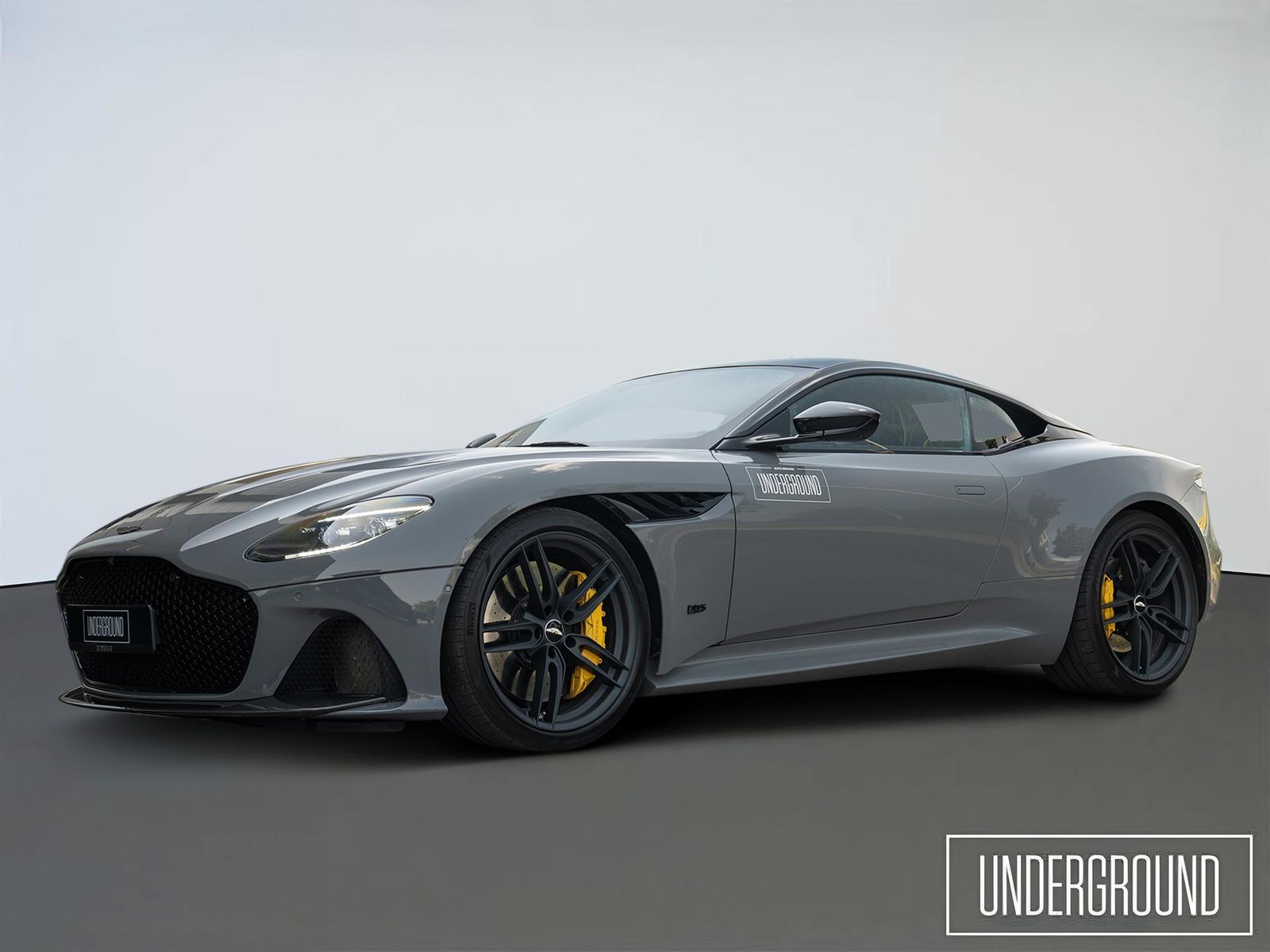 Aston Martin Superleggera 5.2 V12