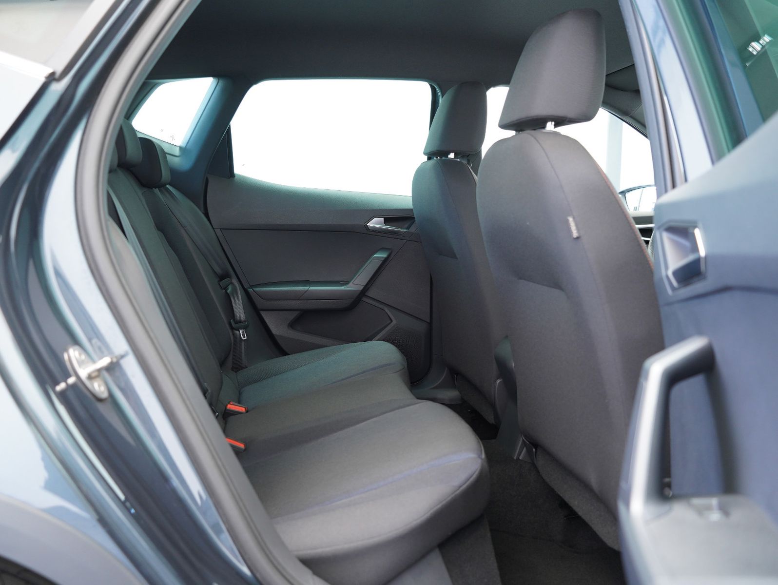 Fahrzeugabbildung SEAT Arona 1.0 TSI FR LED/ACC/KAMERA/VIRTUAL/18"