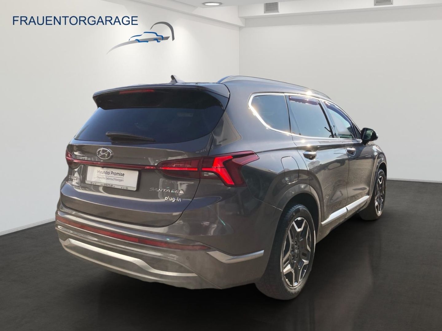 Fahrzeugabbildung Hyundai SANTA FE Signature Plug-In Hybrid 4WD, AHK El. P