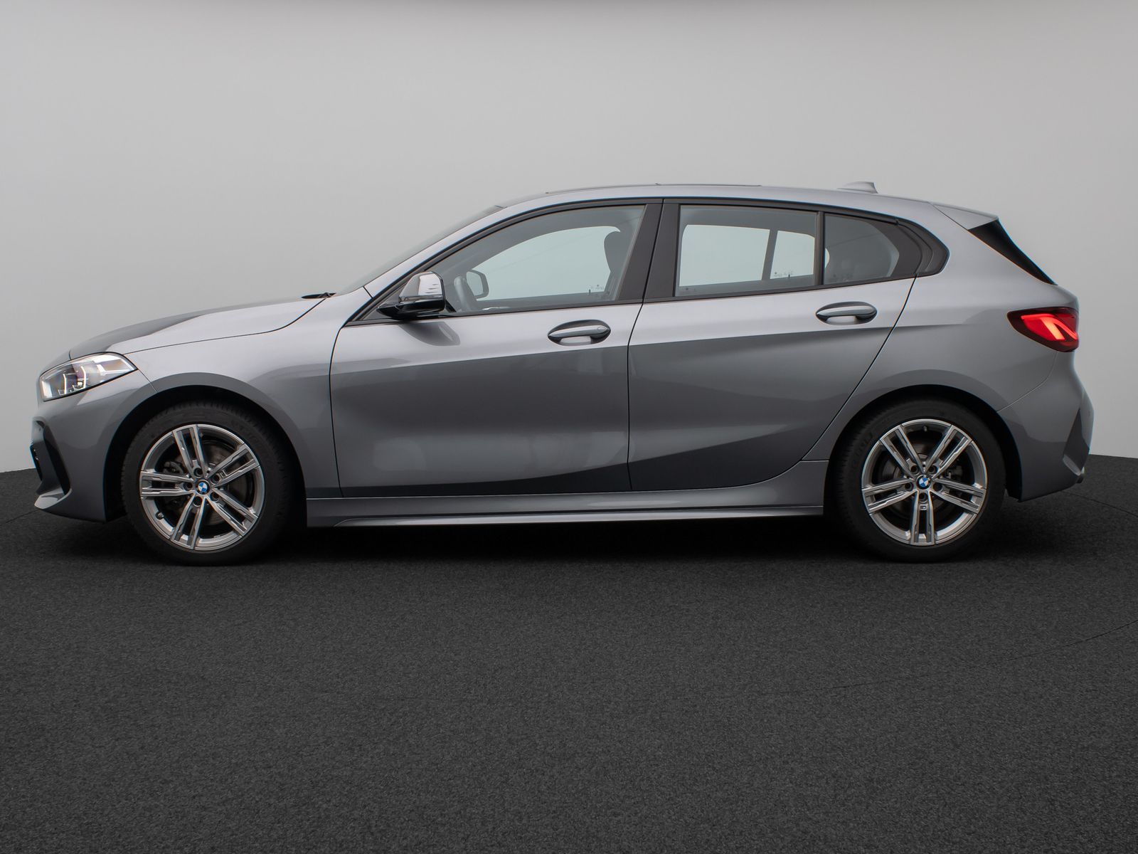 Fahrzeugabbildung BMW 118i M Sport DAB Panorama HiFi Adapt.LED Leder