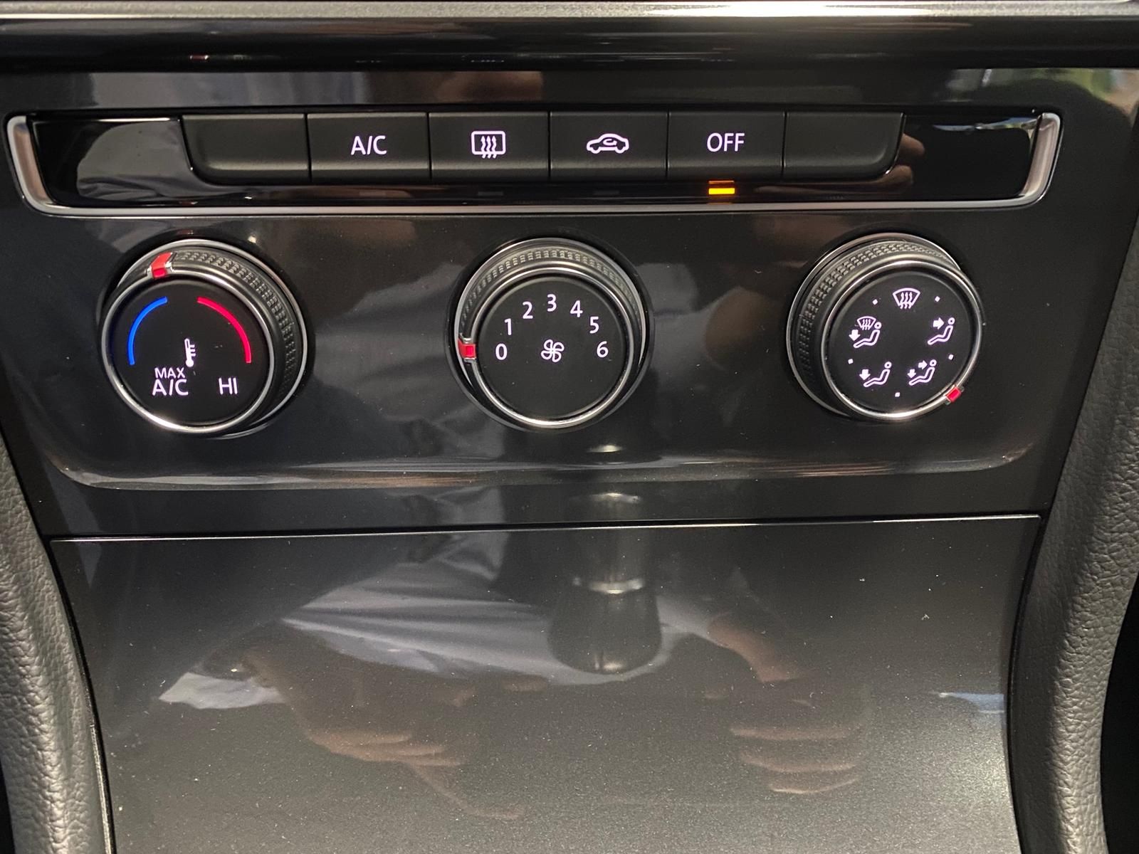 Fahrzeugabbildung Volkswagen Golf Variant 1.0 TSI Trendline BMT+KLIMA+PDC+LED