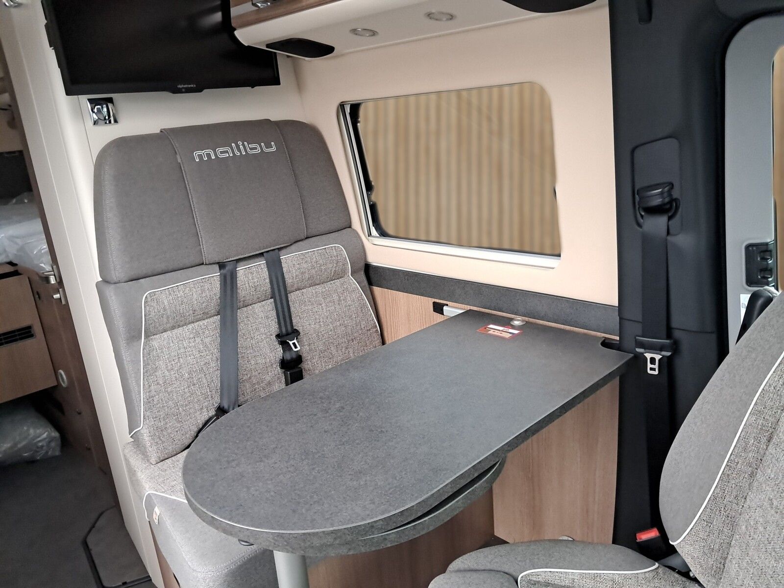 Fahrzeugabbildung Malibu Genius 641 LE Klimaautomatik, Radio DAB
