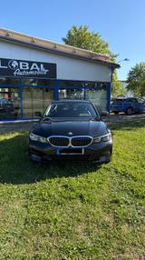BMW 320i Advantage Automatik Advantage - BMW 320 Gebrauchtwagen in München