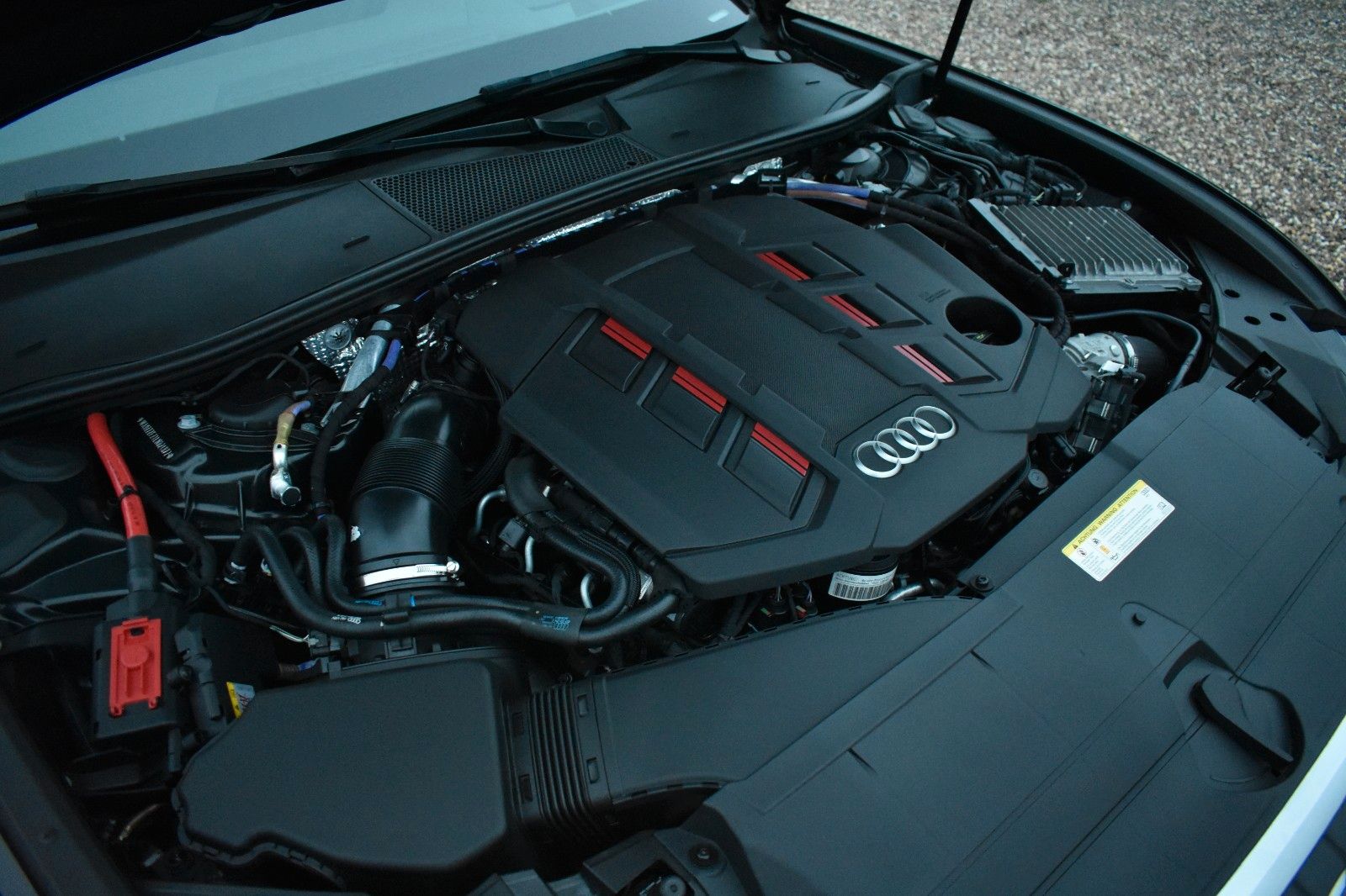 Fahrzeugabbildung Audi S6 Avant 3.0 TDI quattro Matrix-LED HUD