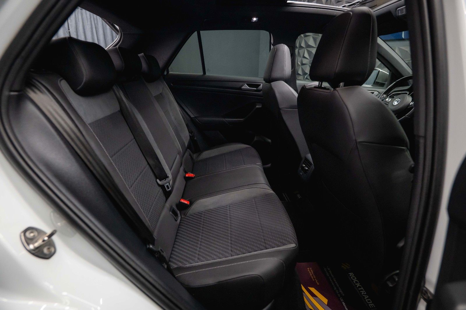 Fahrzeugabbildung Volkswagen T-Roc R 4Motion Performance *ACC*DCC*Pano*LED*