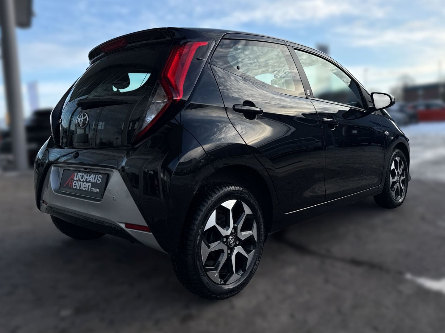 Fahrzeugabbildung Toyota Aygo X-Play Team D Apple CarPlay Android Auto Al