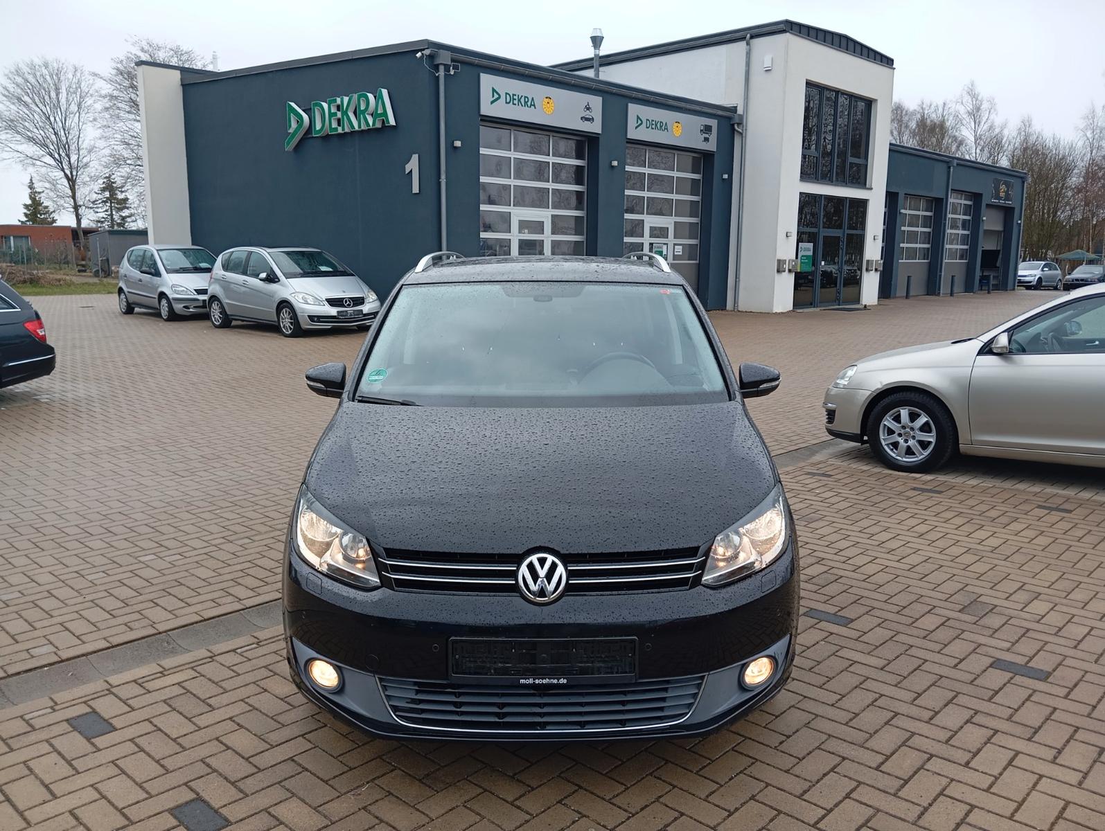 Volkswagen Touran 2.0 TDI DSG Style,7SITZE,AHK,DSG,TÜV NEU