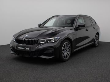 Fahrzeugabbildung BMW 330e M Sport Panorama Kamera HUD DAB HiFi Komfor