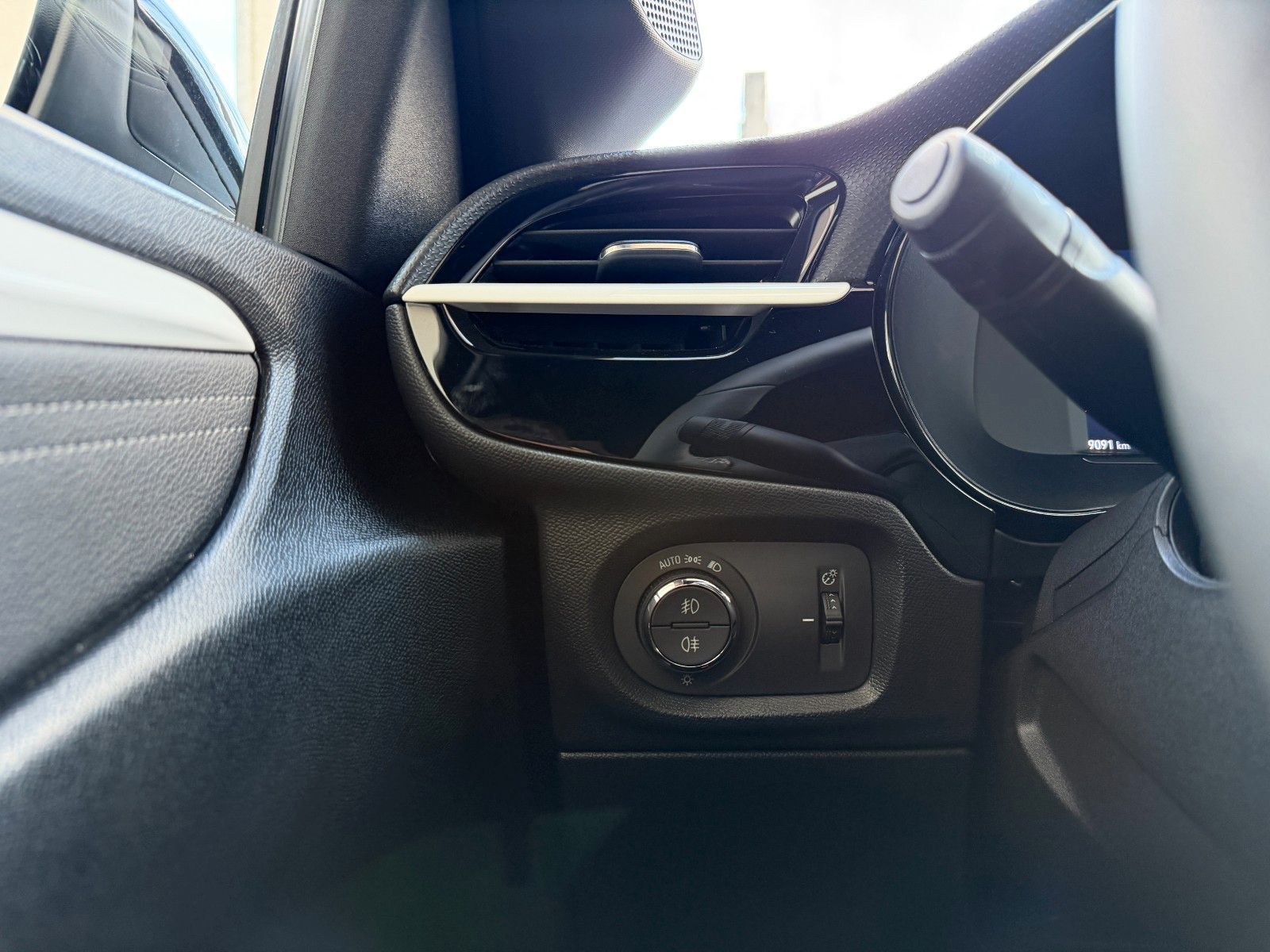Fahrzeugabbildung Opel Corsa F 1.2 Turbo GS KlimaA,LED,Navi,SHZ,Kam.,LM