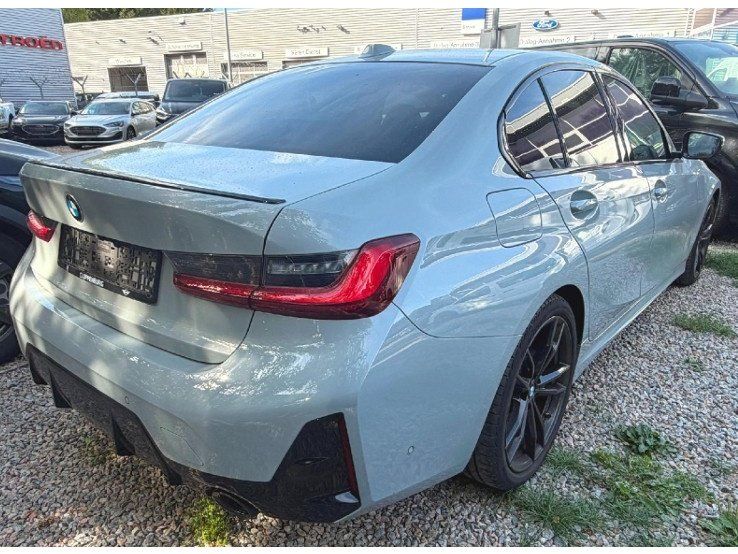 Fahrzeugabbildung BMW 3er - 320 i M Sport Aut./KAMERA/LED/SHADOW-LINE/