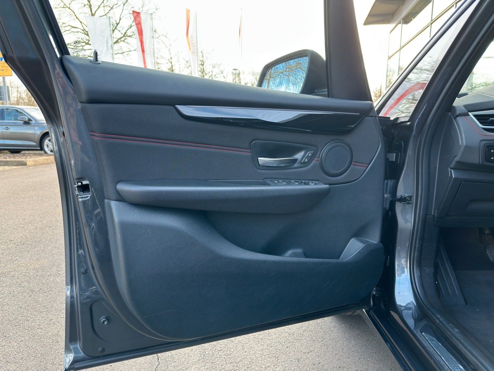 Fahrzeugabbildung BMW 218i  Active Tourer Sport Line AHK LED