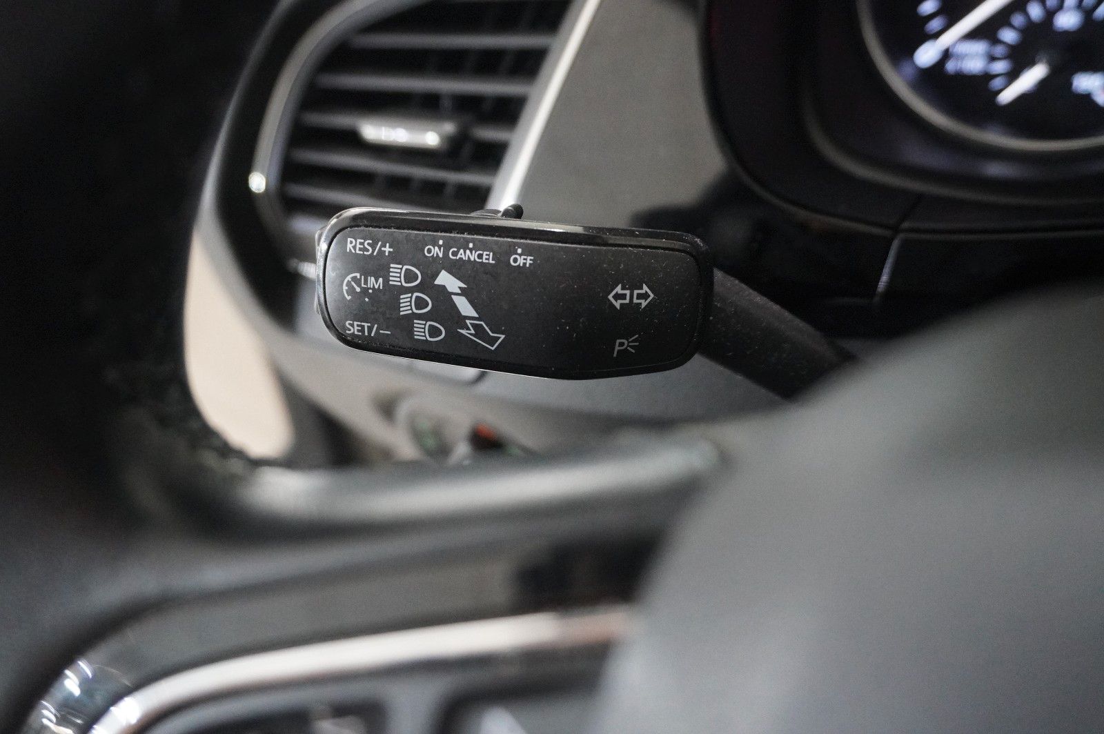 Fahrzeugabbildung SKODA Fabia Combi 1.2 STYLE LED/PDC/KLIMA/SH/USB/NEBEL