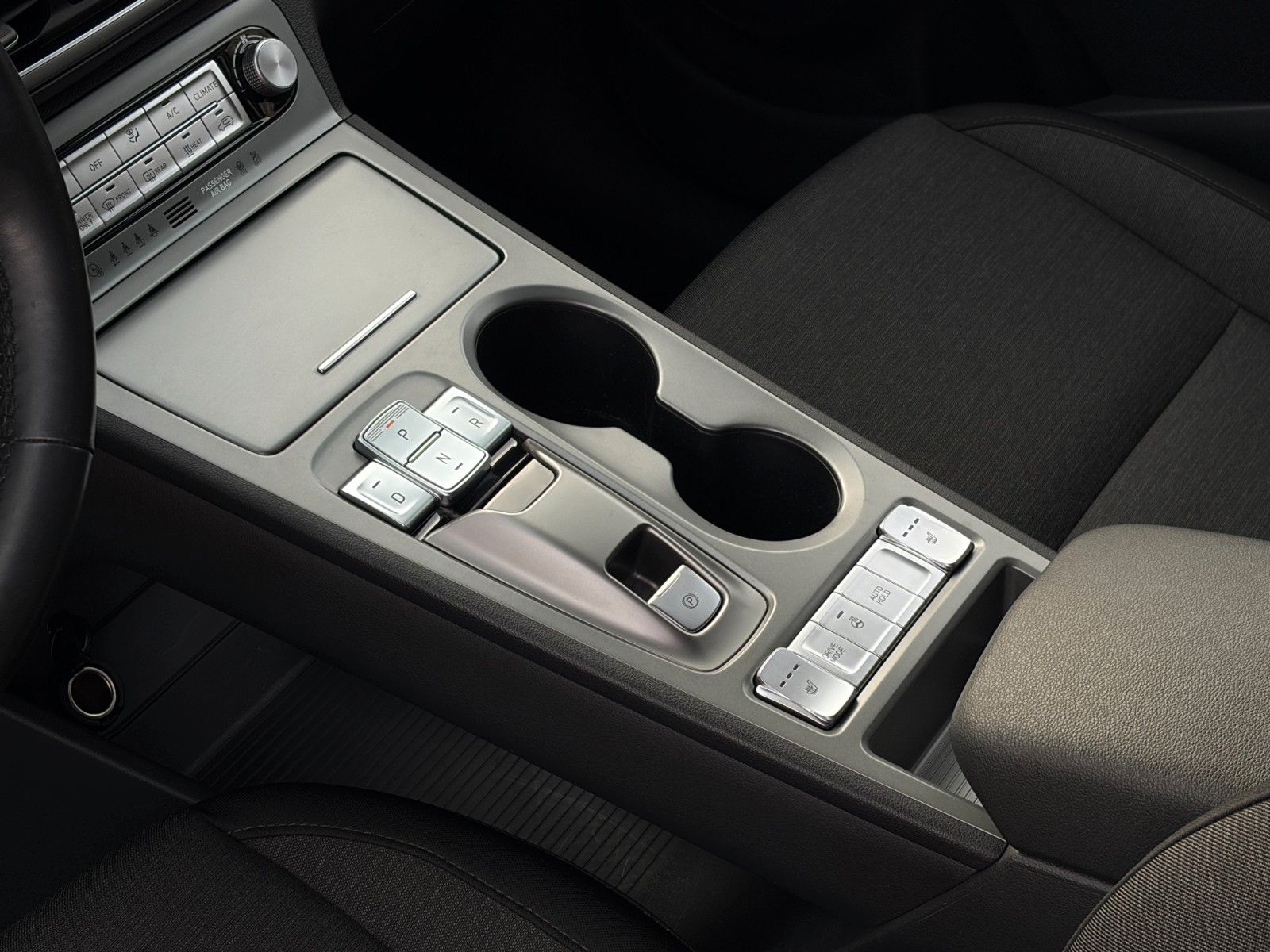 Fahrzeugabbildung Hyundai KONA E Select ACC LHZ SHZ LKAS PDC Kam CarPlay