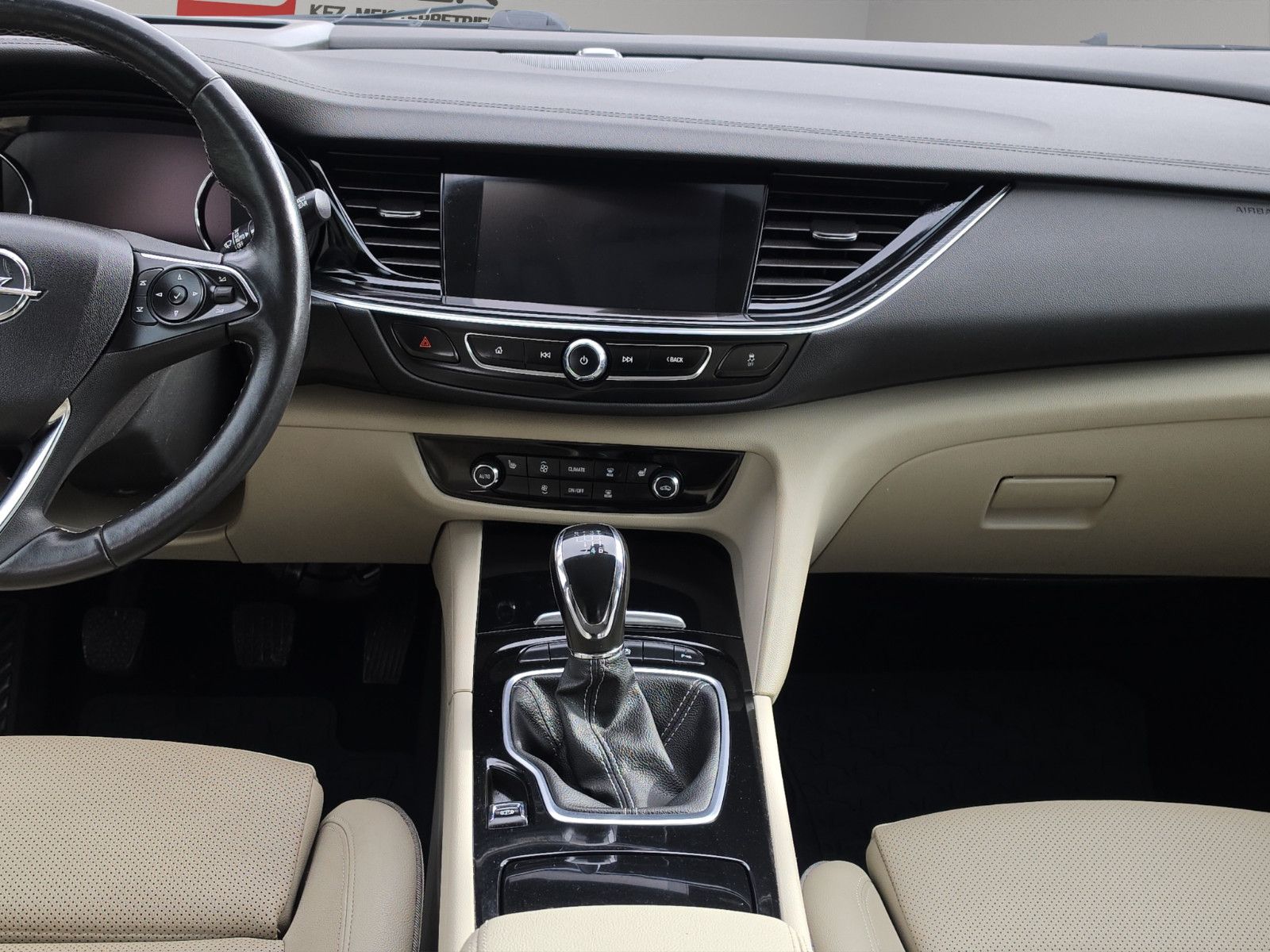 Fahrzeugabbildung Opel Insignia B Sports Tourer Business Innovation