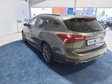 Ford Focus Turnier ST-Line Hybrid AT Navi Winter-Pake - Ford Focus mit Benzin-Antrieb: Kombi, Automatik