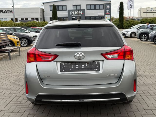 Toyota Auris  Touring Sports Life+