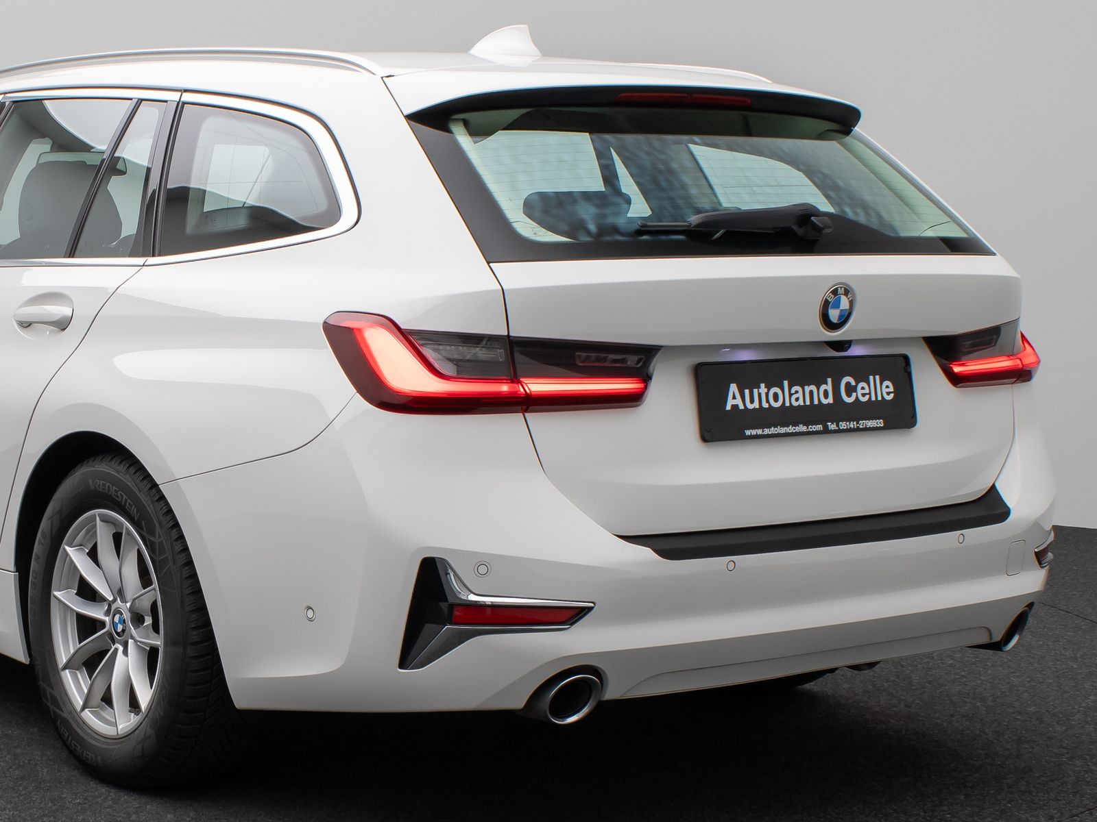 Fahrzeugabbildung BMW 320d  Luxury Line Panorama Kamera DAB AHK Alarm