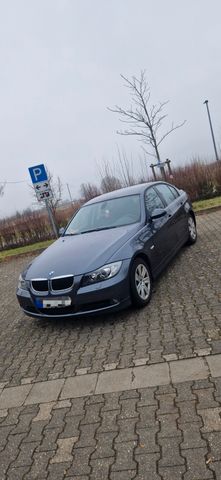 BMW 318i Scheckheftgepflegt Tüv Neu