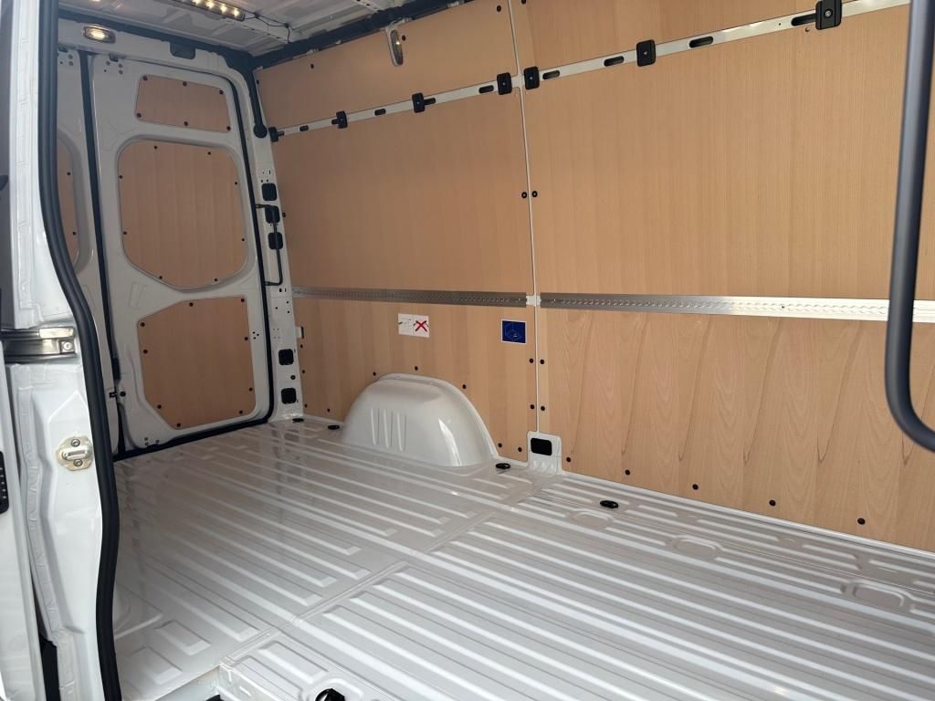 Fahrzeugabbildung Mercedes-Benz Sprinter 317 CDI Kasten PRO L2H2 AHK LED AUT KAM