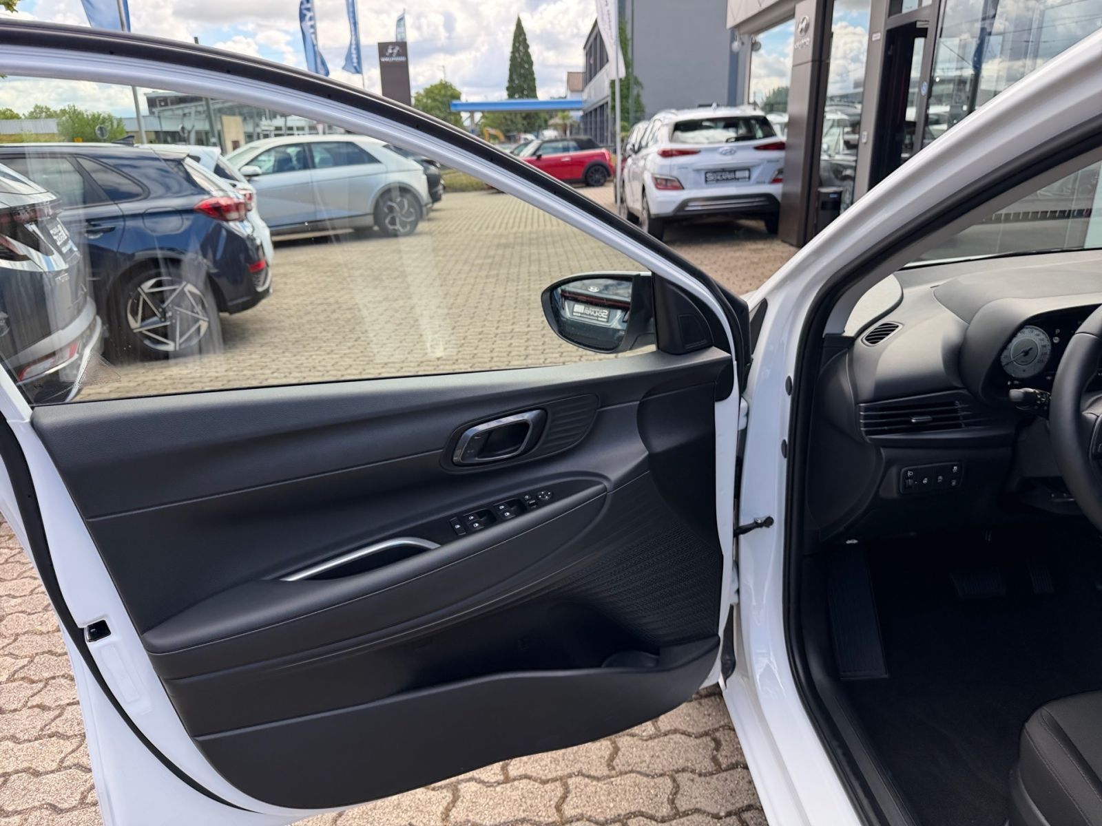 Fahrzeugabbildung Hyundai i20 1.0 T-GDI 7-DCT Trend Navi Allwetter