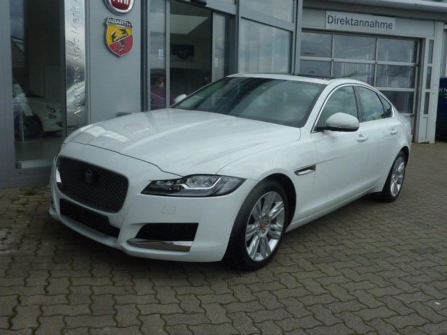 Jaguar XF Portfolio