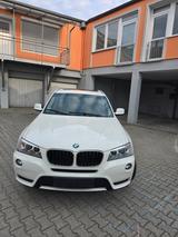 BMW X3 MIT NEUE TÜV PANORAMA DACH, STANDHEIZUNG! - BMW X3 mit Diesel-Antrieb: Panorama Dach