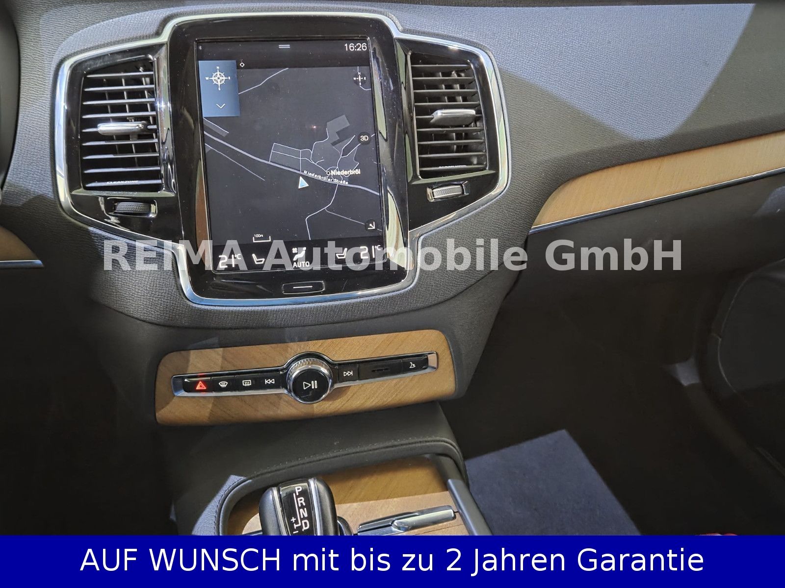 Fahrzeugabbildung Volvo XC 90 2,0 D Momentum AWD, 7 Sitzer, ACC