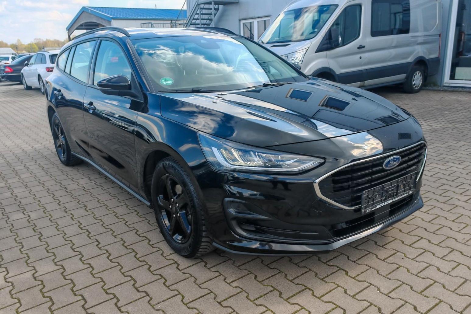 Ford Focus Turnier C& C +1.Hand+SHZ+AHK+Service Neu