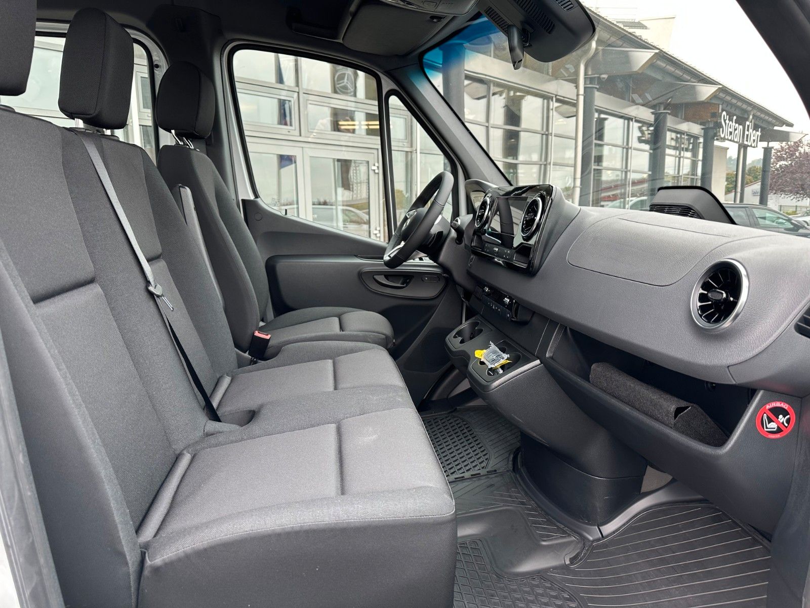 Fahrzeugabbildung Mercedes-Benz Sprinter 317 CDI 3665 9G DoKa AHK Klima