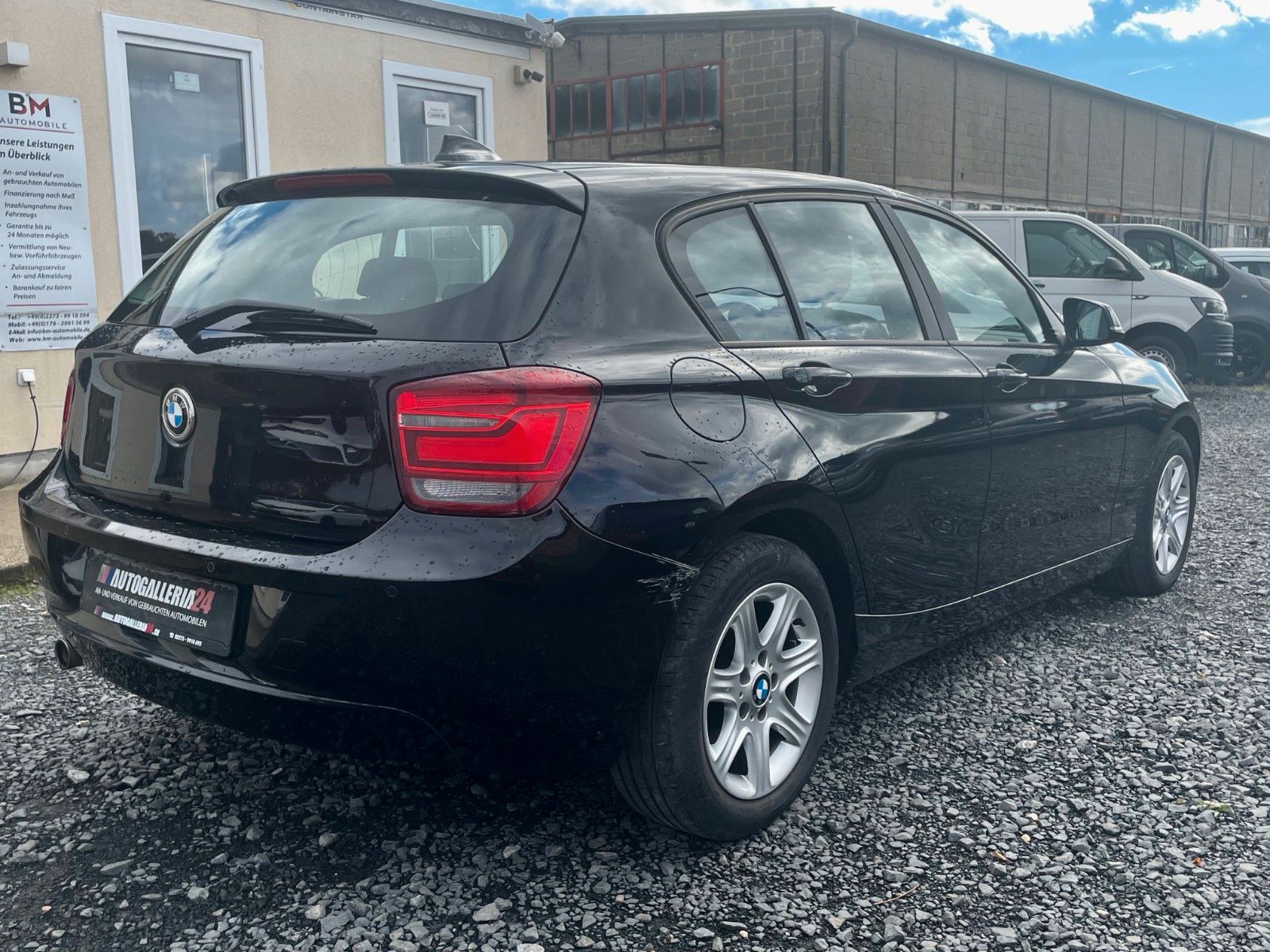 Fahrzeugabbildung BMW 118d 5-Türer Automatik Xenon PDC SZH SCHECKHEFT