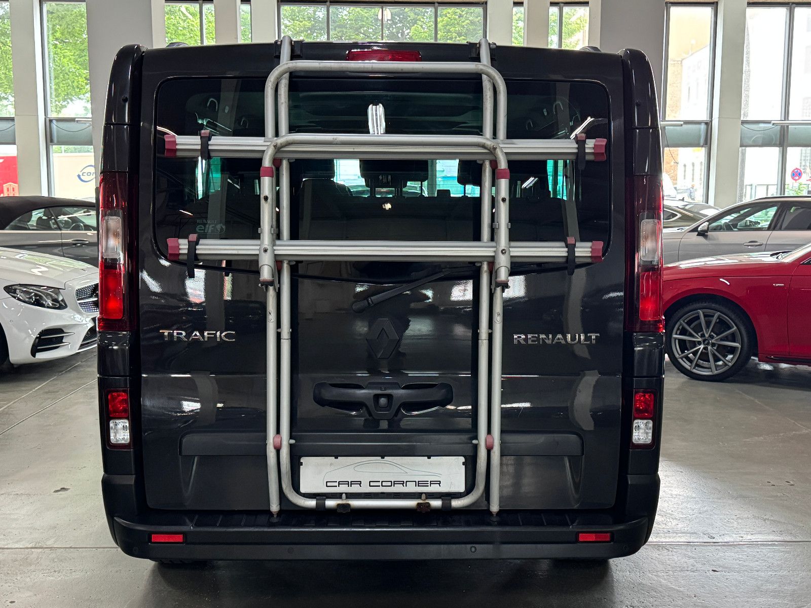 Fahrzeugabbildung Renault Trafic 1.6 DCI EXPRESSION 9-SITZER CAMPER STHDHZ