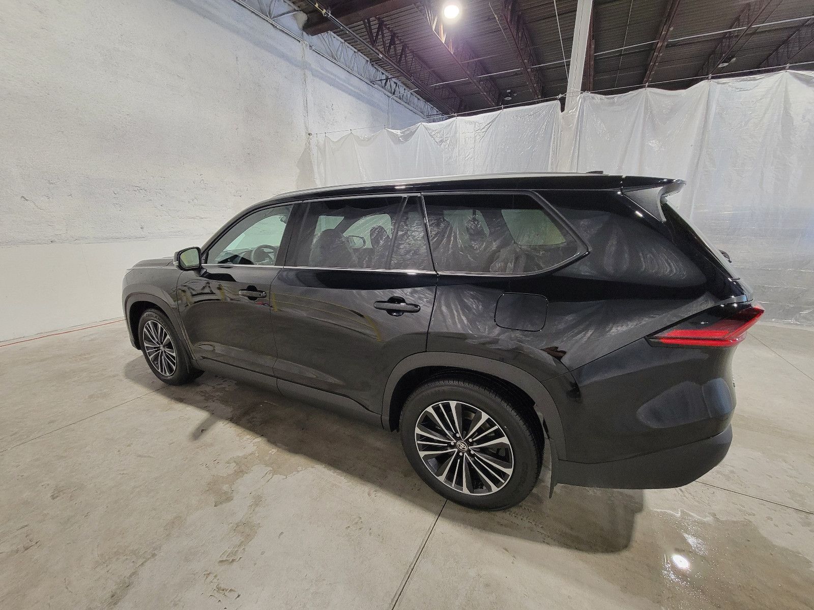 Fahrzeugabbildung Toyota GRAND Platinum Max T1: 68.000 EURO