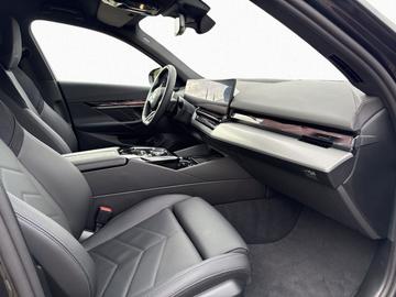 2025 BMW I5 — миниатюра 12