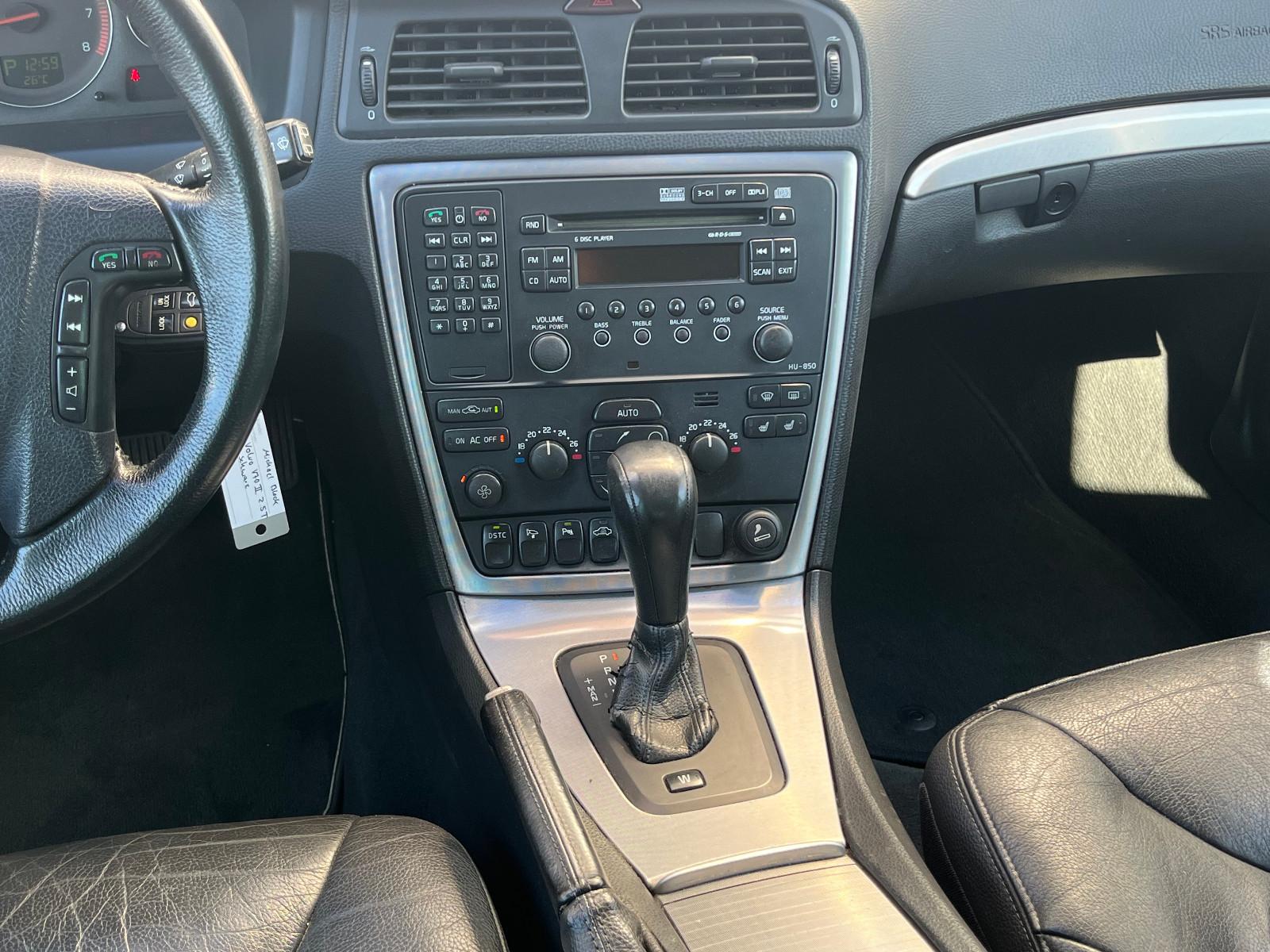 Volvo V70 2005 — photo 14