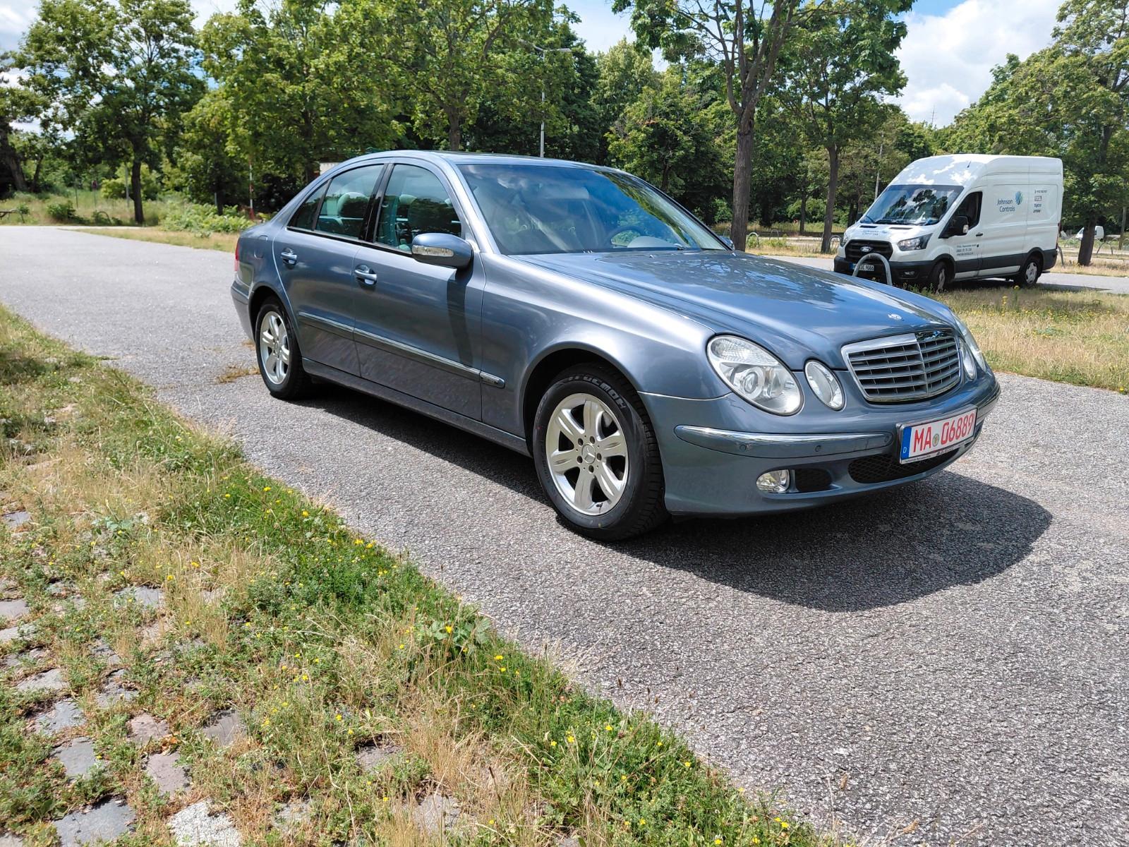 Mercedes-Benz E 240
