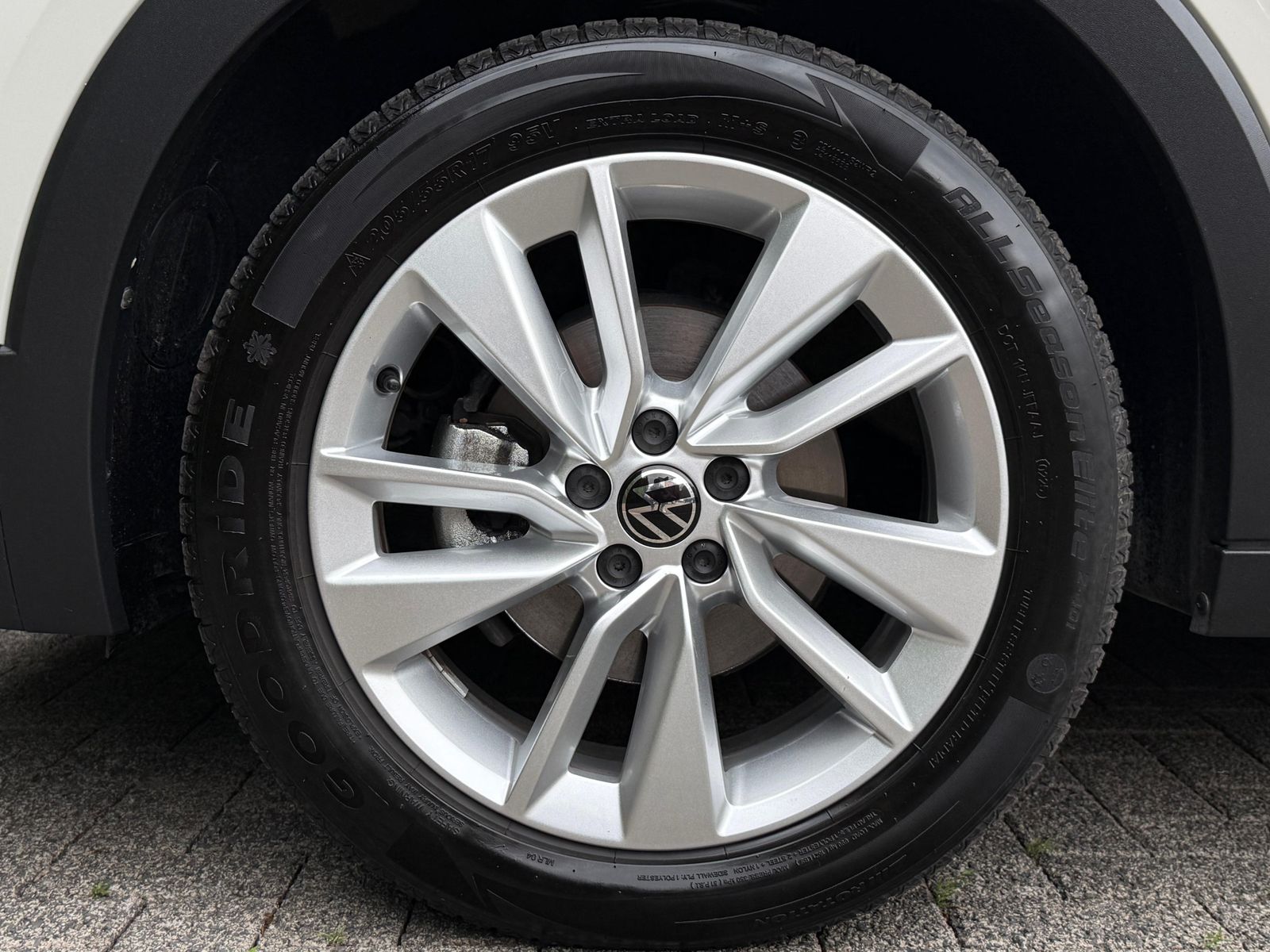 Fahrzeugabbildung Volkswagen T-Cross 1.0 TSI DSG Life LED+KAM+ACC+CARPL+SHZ+