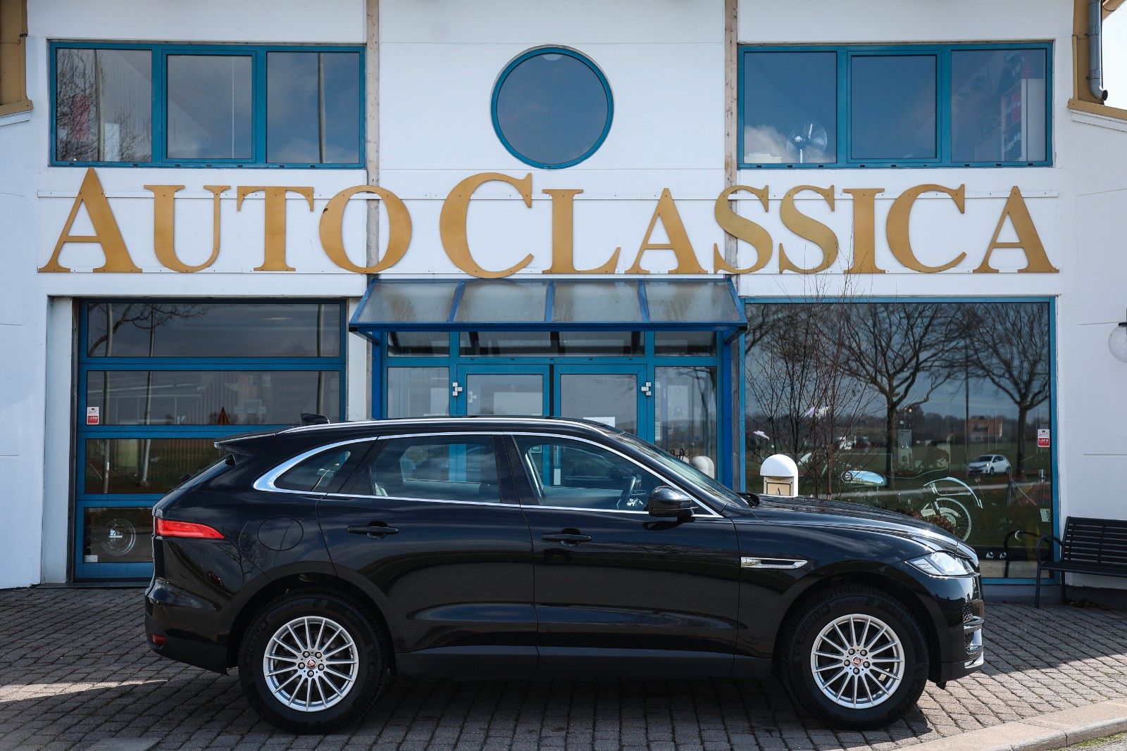 JAGUAR F-Pace