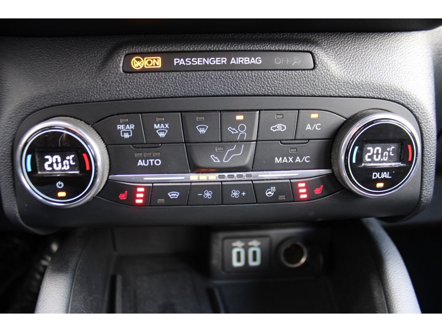 FORD Kuga Hybrid 2.0 EcoBlue ST-Line ACC LED AHK RFK - Image 26