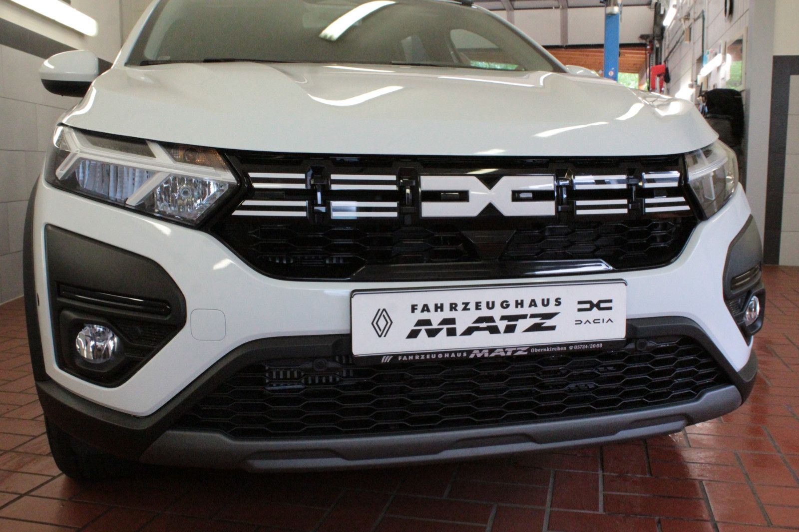 Fahrzeugabbildung Dacia Jogger ECO-G 100 Expression 5-Sitzer *Winterpak*